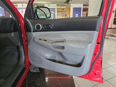 2007 Toyota Tacoma PreRunner V6 DOUBLE CAB CREW/SR5 - Photo 12 - Hamilton, OH 45015