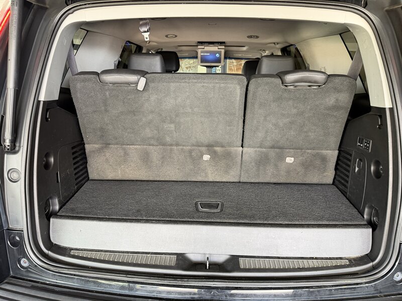 2015 Cadillac Escalade Premium - Photo 37 - Hamilton, OH 45015