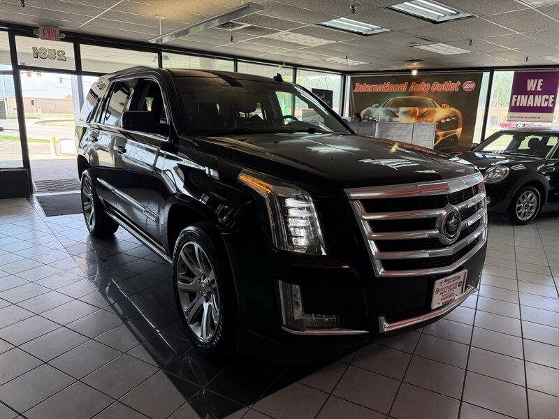 2015 Cadillac Escalade Premium - Photo 4 - Hamilton, OH 45015
