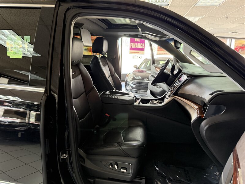 2015 Cadillac Escalade Premium - Photo 31 - Hamilton, OH 45015