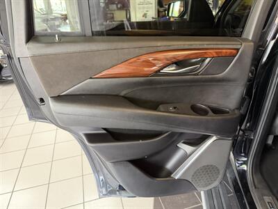 2015 Cadillac Escalade Premium - Photo 27 - Hamilton, OH 45015