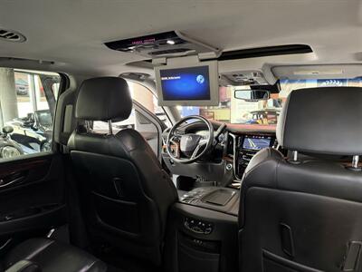 2015 Cadillac Escalade Premium - Photo 33 - Hamilton, OH 45015