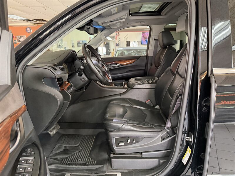 2015 Cadillac Escalade Premium - Photo 9 - Hamilton, OH 45015