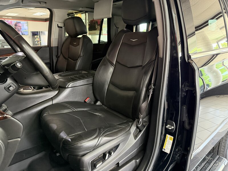 2015 Cadillac Escalade Premium - Photo 10 - Hamilton, OH 45015