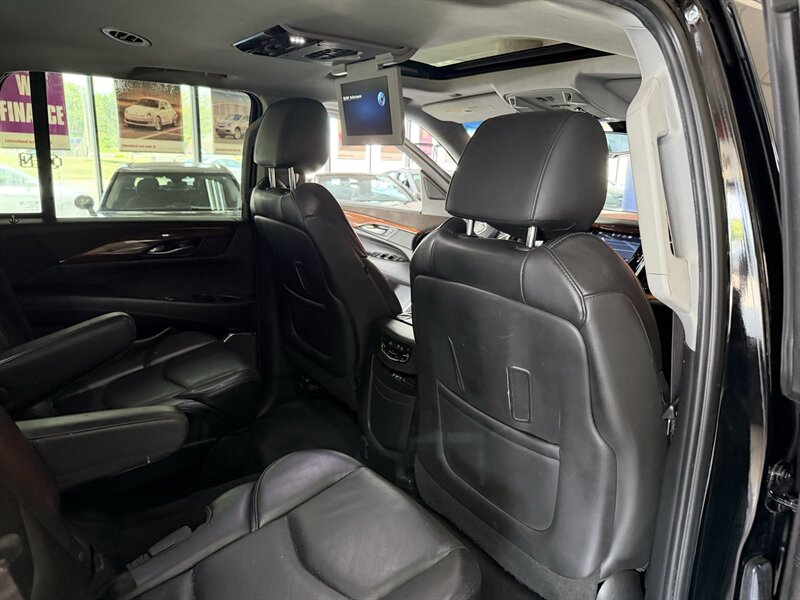 2015 Cadillac Escalade Premium - Photo 25 - Hamilton, OH 45015