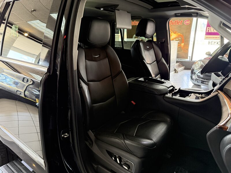 2015 Cadillac Escalade Premium - Photo 30 - Hamilton, OH 45015