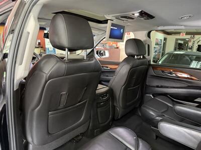 2015 Cadillac Escalade Premium - Photo 29 - Hamilton, OH 45015