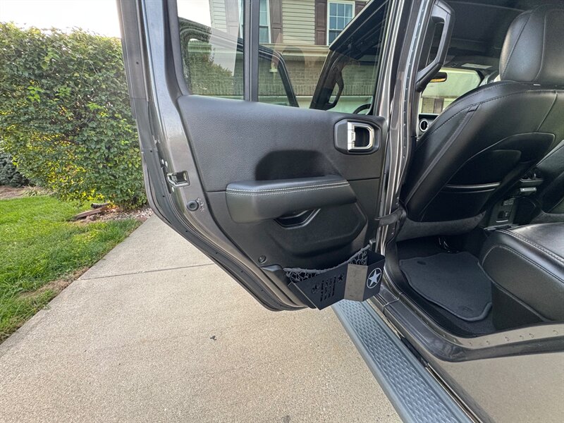 2020 Jeep Gladiator Overland 4DR CREW 4X4 - Photo 13 - Hamilton, OH 45015