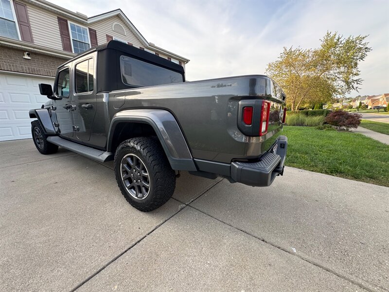 2020 Jeep Gladiator Overland 4DR CREW 4X4 - Photo 9 - Hamilton, OH 45015