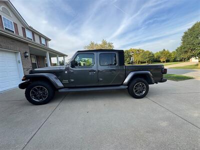 2020 Jeep Gladiator Overland 4DR CREW 4X4 - Photo 2 - Hamilton, OH 45015