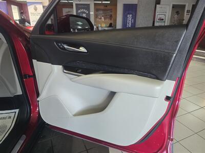 2019 Cadillac XT4 Premium Luxury 4DR SUV AWD - Photo 12 - Hamilton, OH 45015