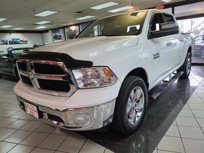 2016 RAM 1500 SLT CREW CAB4X4   - Photo 2 - Hamilton, OH 45015