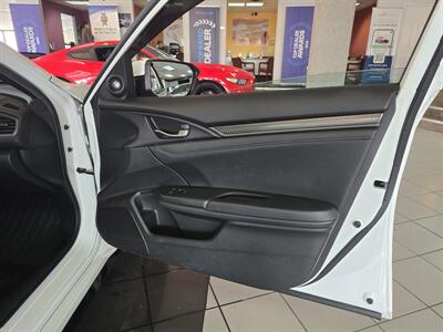 2017 Honda Civic Sport Touring 4DR HATCHBACK   - Photo 10 - Hamilton, OH 45015