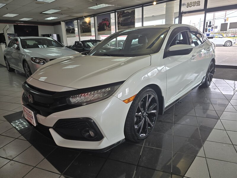 2017 Honda Civic Sport Touring 4DR HATCHBACK   - Photo 1 - Hamilton, OH 45015