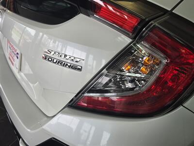 2017 Honda Civic Sport Touring 4DR HATCHBACK   - Photo 25 - Hamilton, OH 45015