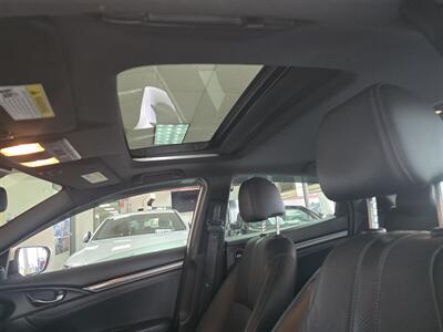 2017 Honda Civic Sport Touring 4DR HATCHBACK   - Photo 21 - Hamilton, OH 45015