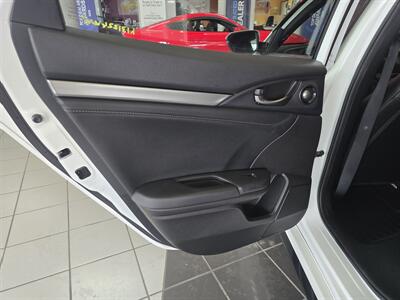 2017 Honda Civic Sport Touring 4DR HATCHBACK   - Photo 8 - Hamilton, OH 45015