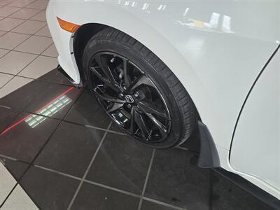 2017 Honda Civic Sport Touring 4DR HATCHBACK   - Photo 22 - Hamilton, OH 45015