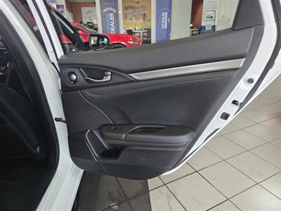 2017 Honda Civic Sport Touring 4DR HATCHBACK   - Photo 13 - Hamilton, OH 45015