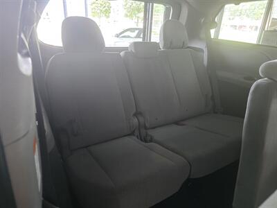 2020 Toyota Sienna LE 8-Passenger 4DR MINI-VAN   - Photo 16 - Hamilton, OH 45015