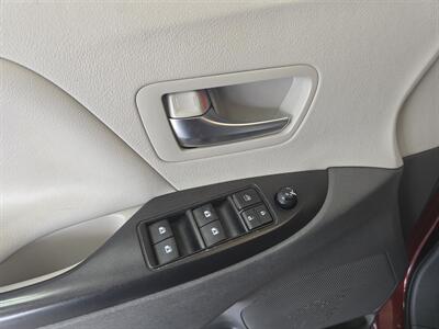 2020 Toyota Sienna LE 8-Passenger 4DR MINI-VAN   - Photo 17 - Hamilton, OH 45015