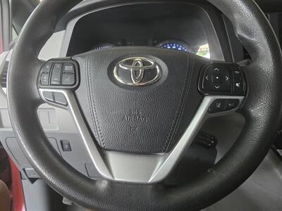 2020 Toyota Sienna LE 8-Passenger 4DR MINI-VAN   - Photo 25 - Hamilton, OH 45015