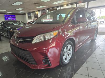 2020 Toyota Sienna LE 8-Passenger 4DR MINI-VAN   - Photo 1 - Hamilton, OH 45015