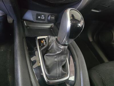 2020 Nissan Rogue Sport S   - Photo 18 - Hamilton, OH 45015
