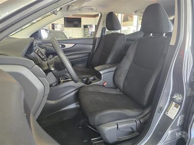 2020 Nissan Rogue Sport S   - Photo 9 - Hamilton, OH 45015