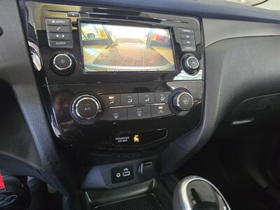 2020 Nissan Rogue Sport S   - Photo 19 - Hamilton, OH 45015
