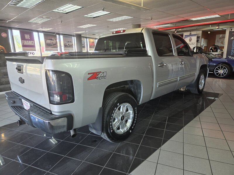 2012 Chevrolet Silverado 1500 LTZ CREW CAB 4X4 - Photo 8 - Hamilton, OH 45015