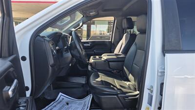 2021 Chevrolet Silverado 2500 Work Truck CREW CAB   - Photo 9 - Hamilton, OH 45015