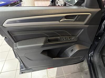 2020 Volkswagen Atlas Cross Sport V6 SEL R-Line 4Motion 4DR SUV AWD   - Photo 21 - Hamilton, OH 45015