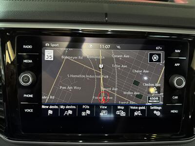 2020 Volkswagen Atlas Cross Sport V6 SEL R-Line 4Motion 4DR SUV AWD   - Photo 16 - Hamilton, OH 45015