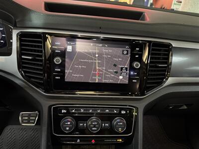2020 Volkswagen Atlas Cross Sport V6 SEL R-Line 4Motion 4DR SUV AWD   - Photo 15 - Hamilton, OH 45015