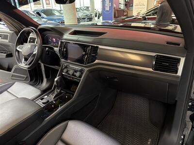 2020 Volkswagen Atlas Cross Sport V6 SEL R-Line 4Motion 4DR SUV AWD   - Photo 28 - Hamilton, OH 45015