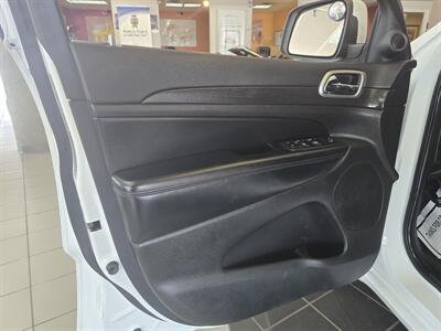 2017 Jeep Grand Cherokee Altitude 4DR SUV 4X4   - Photo 7 - Hamilton, OH 45015