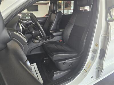 2017 Jeep Grand Cherokee Altitude 4DR SUV 4X4   - Photo 9 - Hamilton, OH 45015