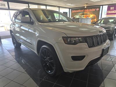 2017 Jeep Grand Cherokee Altitude 4DR SUV 4X4   - Photo 3 - Hamilton, OH 45015