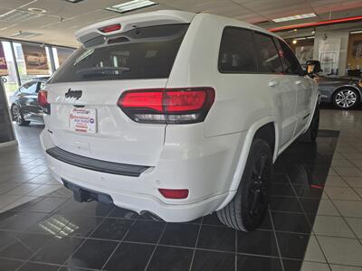 2017 Jeep Grand Cherokee Altitude 4DR SUV 4X4   - Photo 4 - Hamilton, OH 45015
