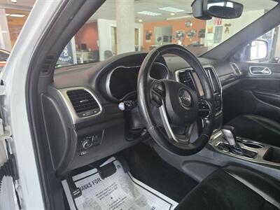 2017 Jeep Grand Cherokee Altitude 4DR SUV 4X4   - Photo 8 - Hamilton, OH 45015