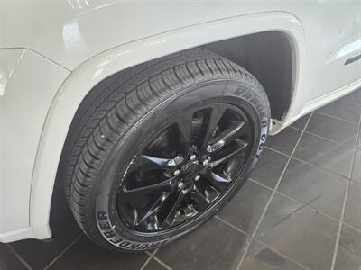 2017 Jeep Grand Cherokee Altitude 4DR SUV 4X4   - Photo 29 - Hamilton, OH 45015