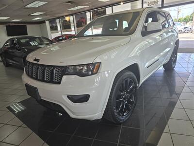 2017 Jeep Grand Cherokee Altitude 4DR SUV 4X4   - Photo 1 - Hamilton, OH 45015