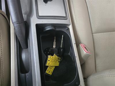 2007 Toyota Camry SE V6 2DR CONVERTIBLE   - Photo 17 - Hamilton, OH 45015