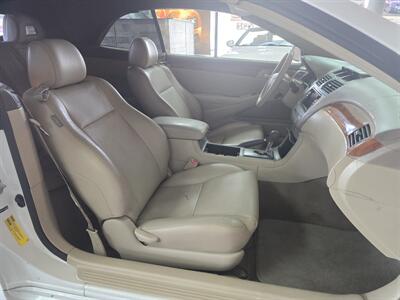 2007 Toyota Camry SE V6 2DR CONVERTIBLE   - Photo 13 - Hamilton, OH 45015