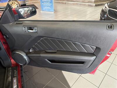 2012 Ford Mustang GT - Photo 16 - Hamilton, OH 45015