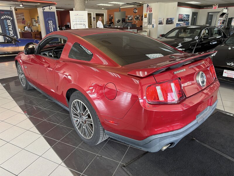 2012 Ford Mustang GT - Photo 8 - Hamilton, OH 45015