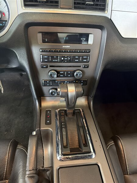 2012 Ford Mustang GT - Photo 12 - Hamilton, OH 45015
