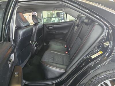 2015 Toyota Camry SE 4DR SEDAN   - Photo 11 - Hamilton, OH 45015