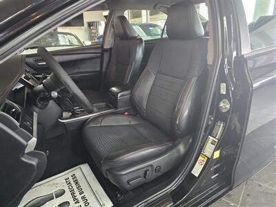 2015 Toyota Camry SE 4DR SEDAN   - Photo 9 - Hamilton, OH 45015